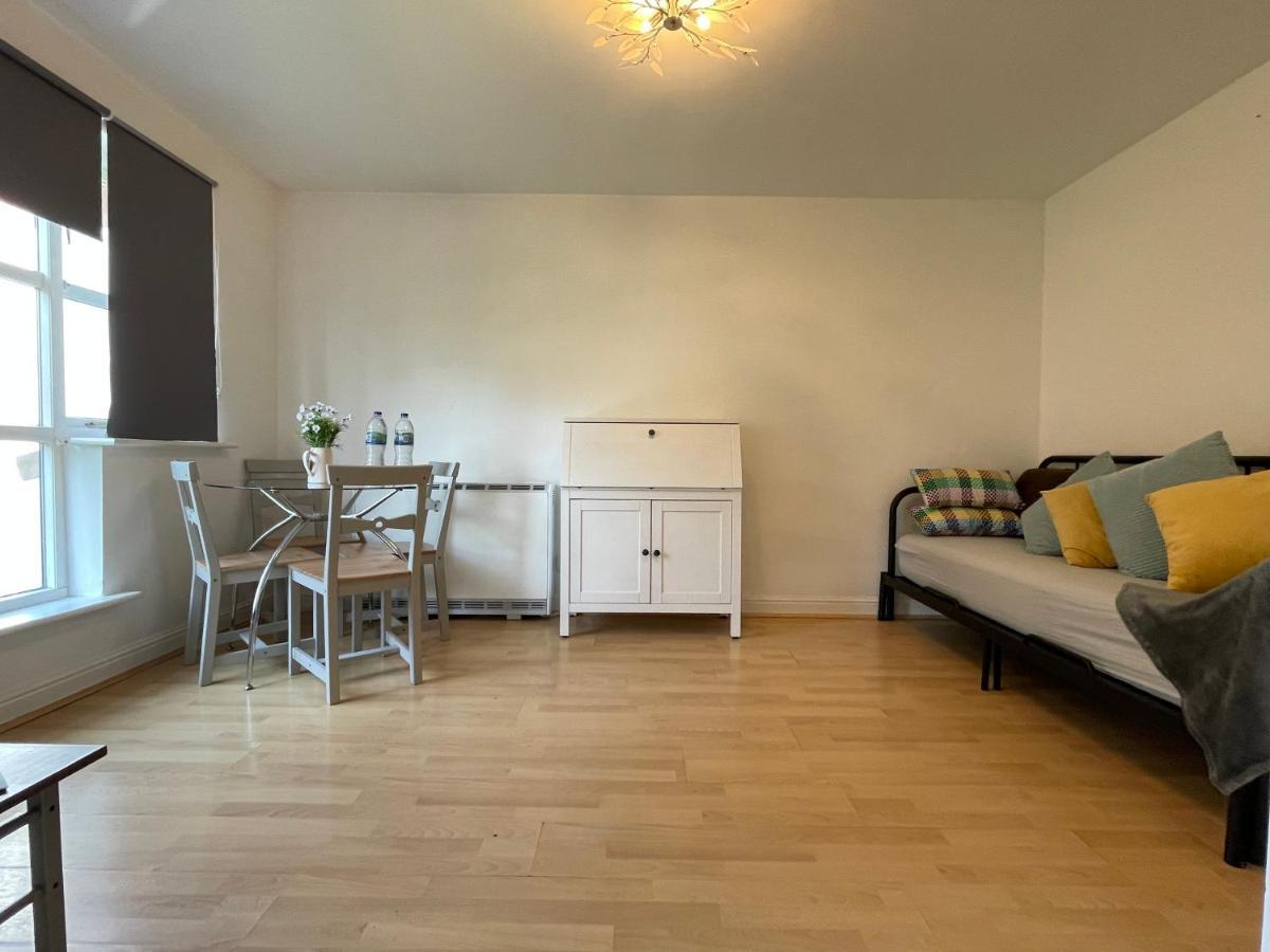 Surrey Docks Near Canada Water Easy Access To Canary Wharf Pier * Londres